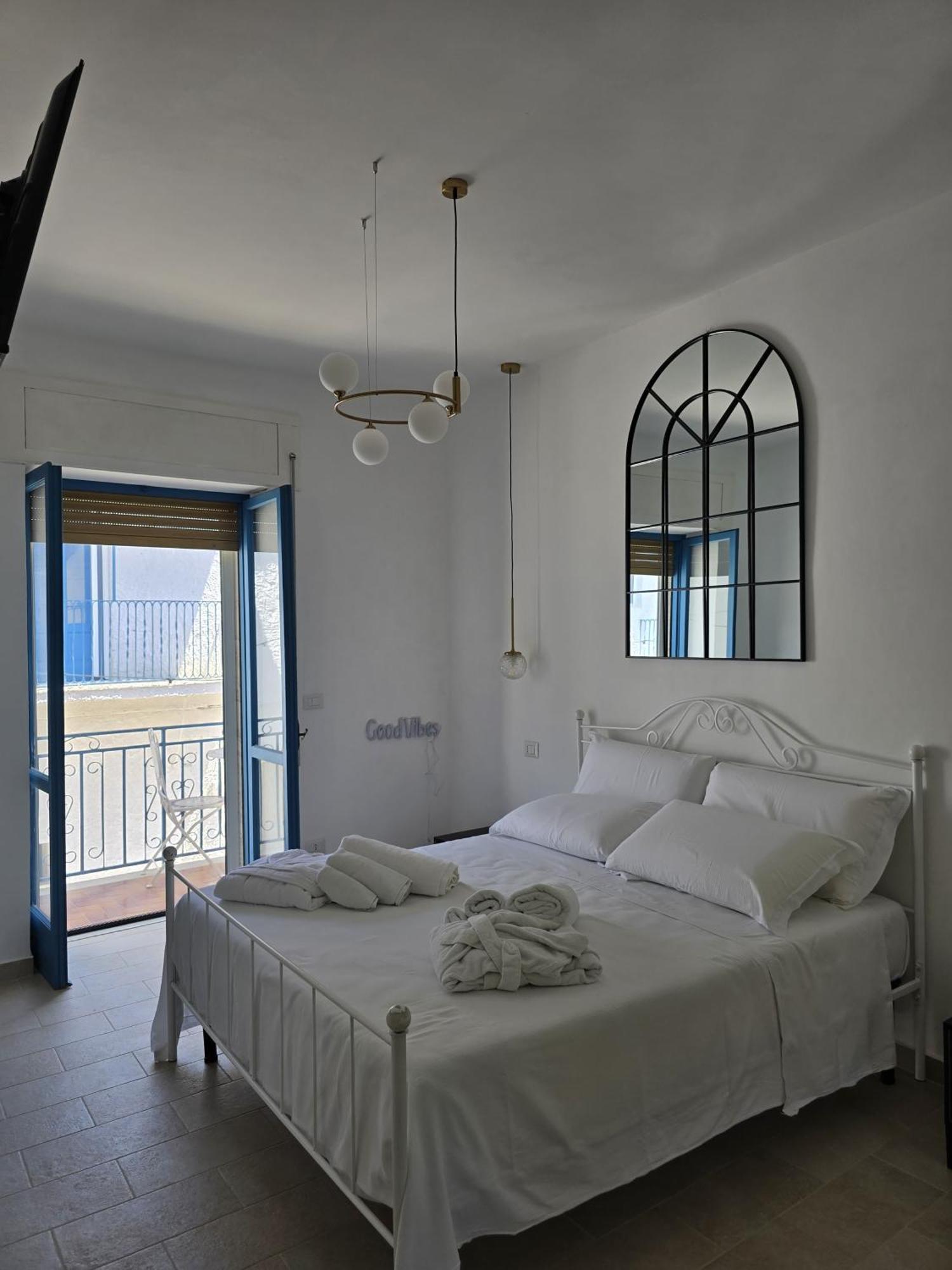 Terra Muronis Hotel Diffuso Castel Morrone Exterior foto