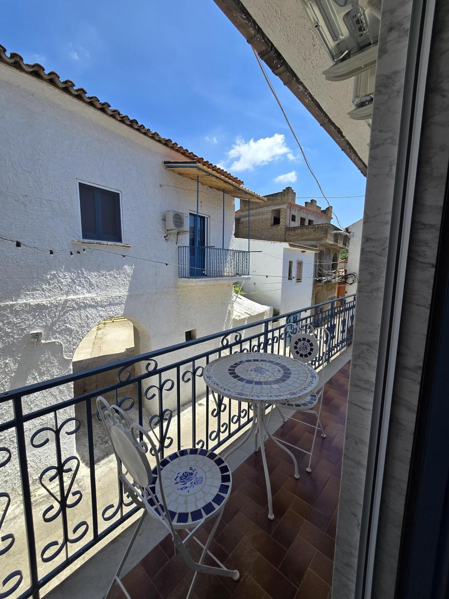 Terra Muronis Hotel Diffuso Castel Morrone Exterior foto
